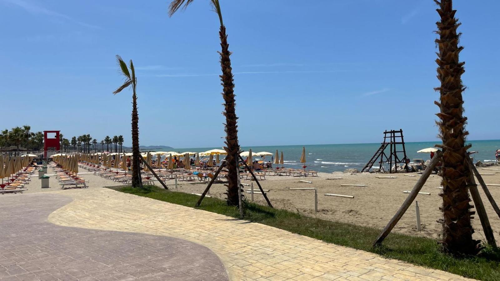 Family Beach 100 Square Metres Apartment Golem  Exterior foto